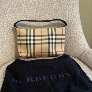 Burberry Nova Check handheld baguette